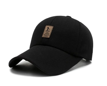 Șapcă de baseball neagră cu un plasture