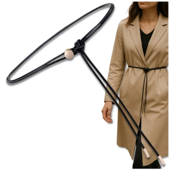 Schmaler Damengürtel aus schwarzem Leder, elegant in der Taille gebunden
